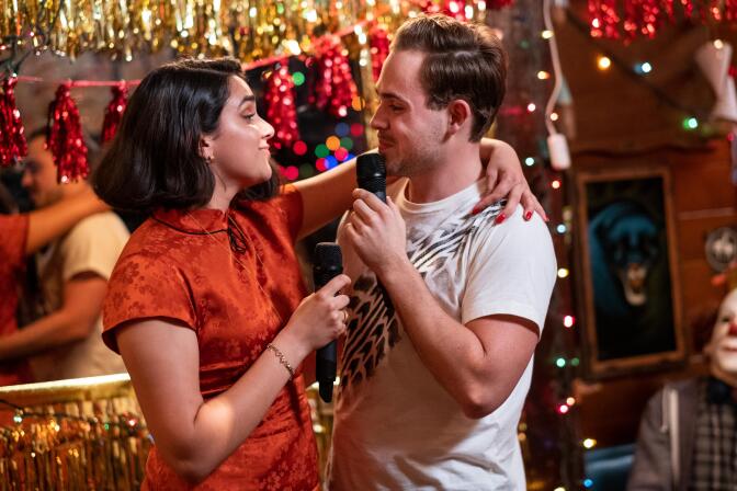 Dacre Montgomery (right) and Geraldine Viswanathan in "The Broken Hearts Gallery."