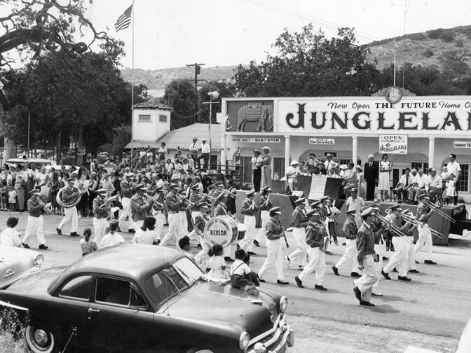 Jungleland was a zoo and amusement park, well known for providing wild animals for Hollywood movies and television. It was originally founded as Goebel's Lion Farm in Thousand Oaks in 1926, the name changed to World Jungle Compound in 1929 and to Jungleland in 1955. It closed in 1969. 