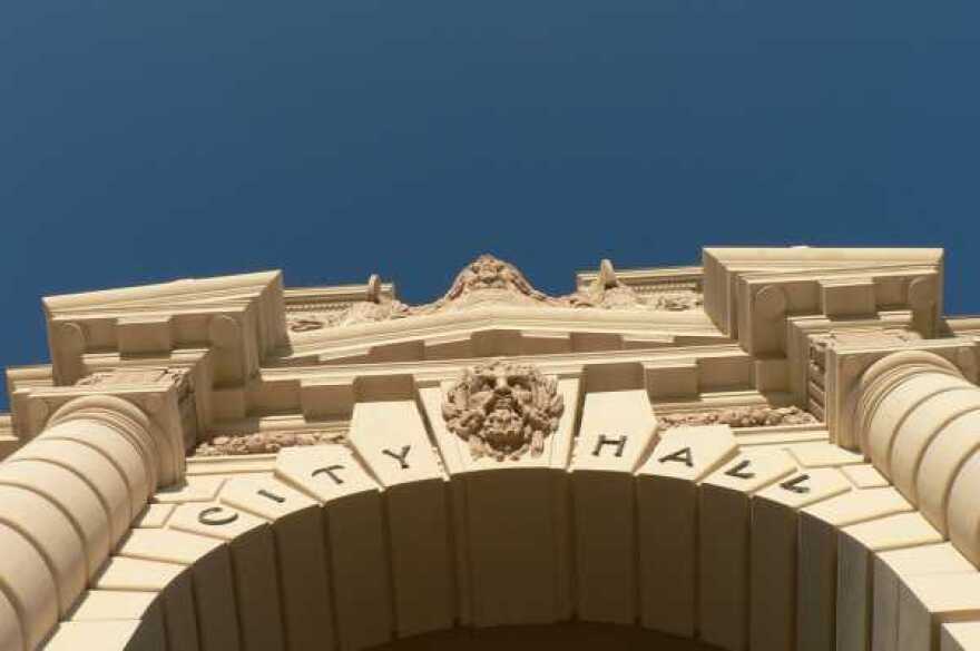 LA_City_Hall.jpg