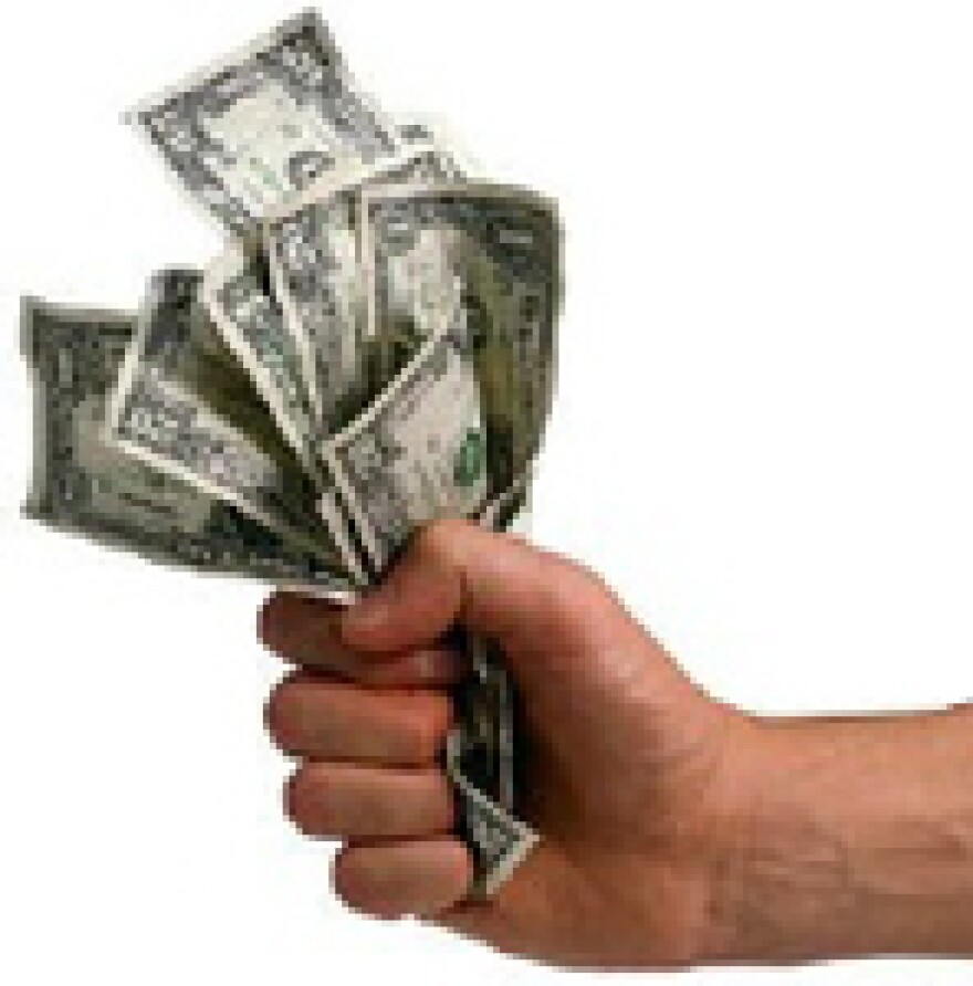 hand_holding_money_2.jpg