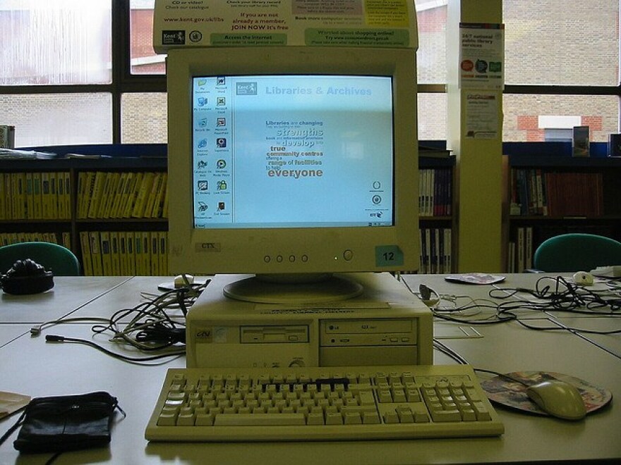 computer-in-library.jpg