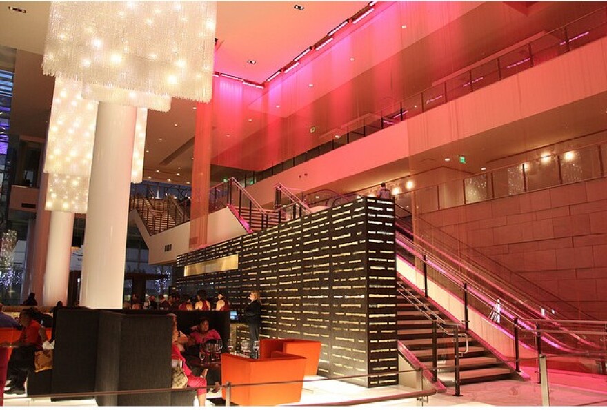 jw_marriot_lobby_ritz_carlton.jpg