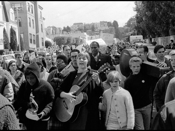 Barbara Dane and her children at a march in 1964 opposing the Vietnam War.