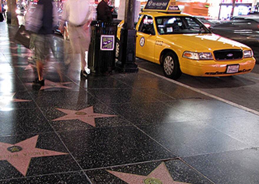 Hollywoo_taxi_street.jpg