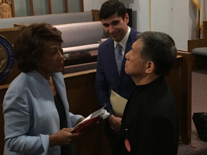 Congresswoman Maxine Waters lends support to Dr. Takeshi Matsumoto and other members of a group trying to stop the sale of Keiro retirement and nursing homes to the for-profit Pacifica.