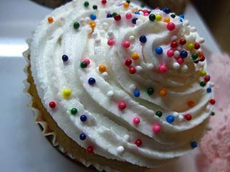 chloe-vanilla-cupcake.jpg