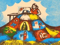 Illustration of a woman sitting in front of a sewing machine working a quilt that flows down from table to the ground and takes over the lower part of the rectangular frame. The illustration has red, blue, green, and yellow patches with the Virgen de Guadalupe, a woman at podium, a Dia de Muertos calavera, two women embracing in front of a hospital, a woman holding a little boy in her lap, and a woman laying on a grassy patch reading. The background behind the woman sewing the quilt is a light blue.