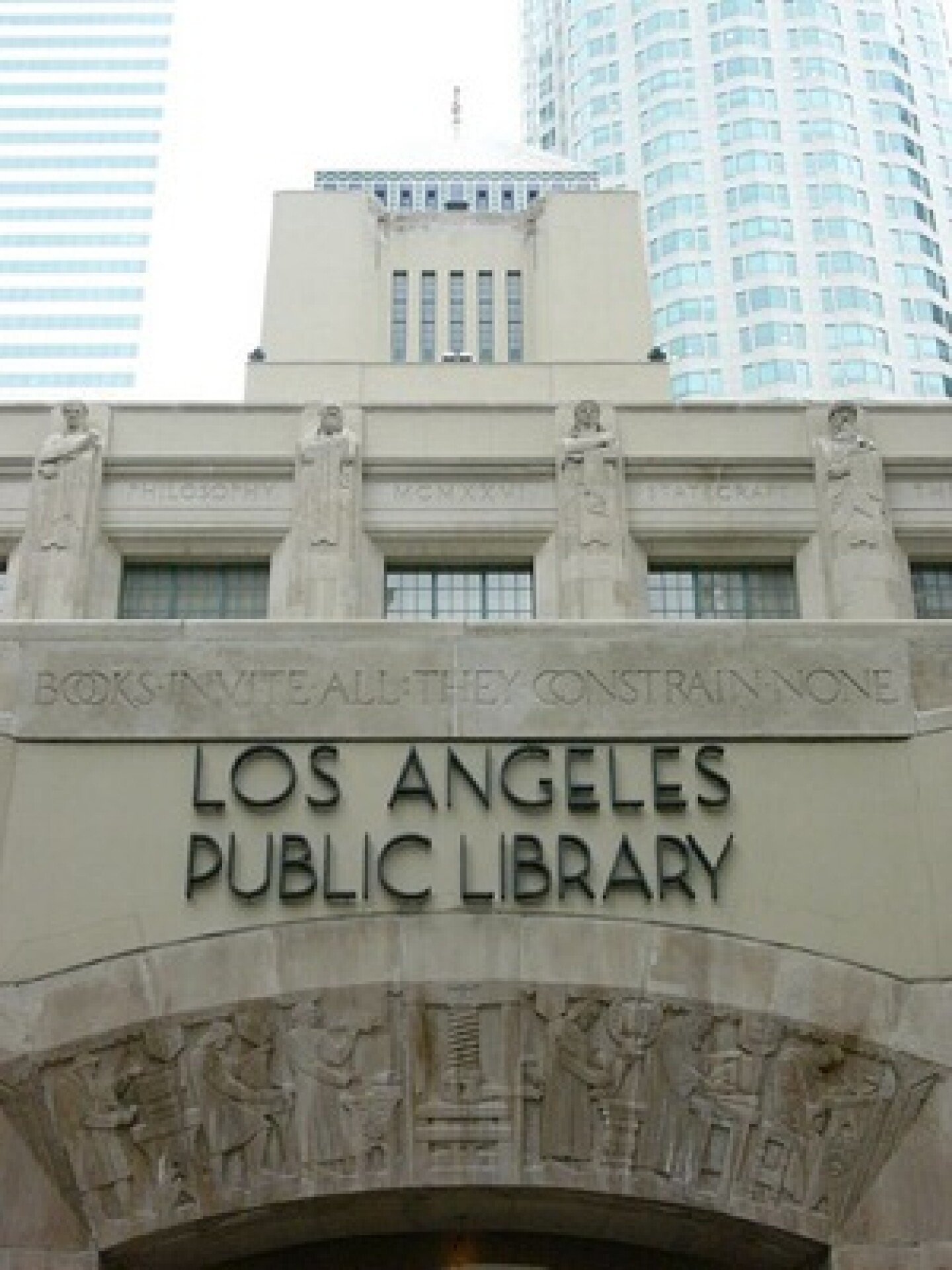 los-angeles-library-head.jpg