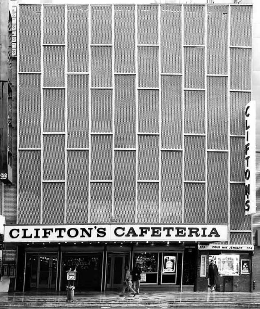 Cliftons_02.jpg